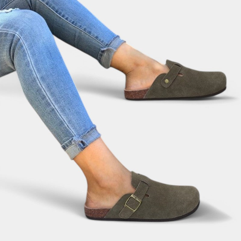 Wygodne klompy unisex z regulacją, idealne na lato. Lekkie i oddychające obuwie na plażę, do ogrodu i domu.