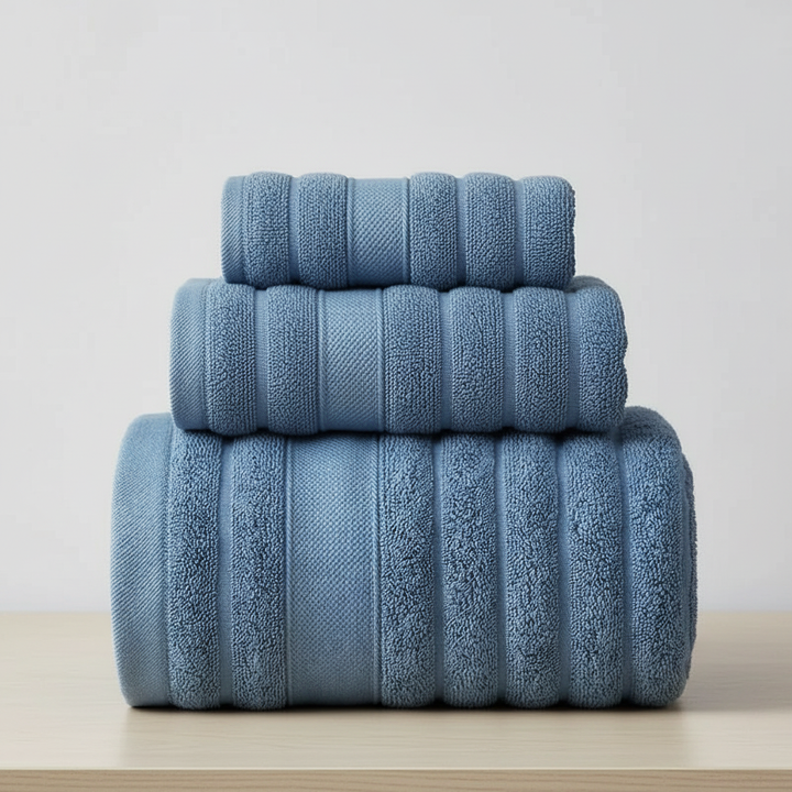 Zestaw ręczników CottonDream frotta ze 100% bawełny. Miękkie, chłonne i komfortowe do każdej łazienki.