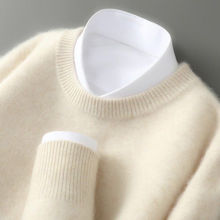 Elegancki męski sweter zimowy. Ciepły półgolf, idealny na chłodne dni.