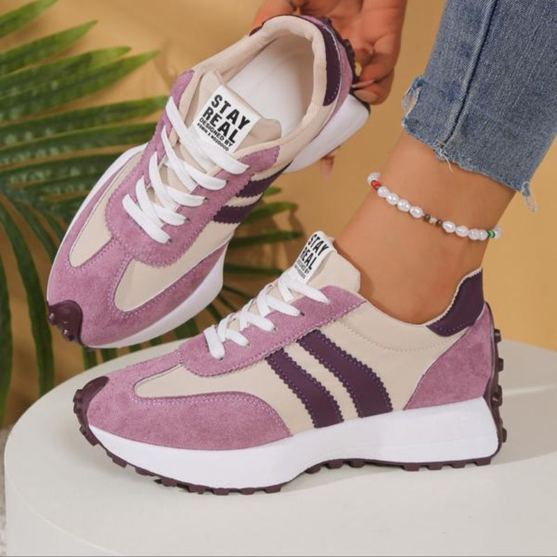 Damskie sneakersy retro na platformie, miks materiałów. Modne, wygodne obuwie sportowe o unikalnym designie.