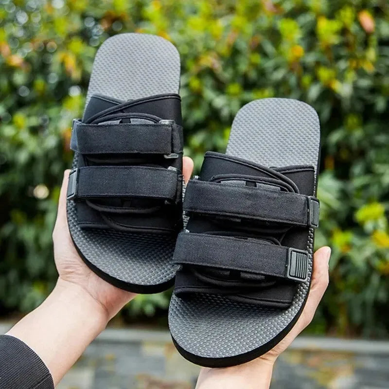 Płócienne czarne sandały unisex na rzep. Praktyczne, wygodne i modne buty letnie na co dzień.