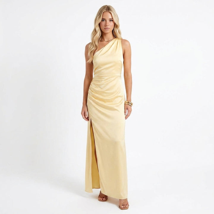 Letnia sukienka maxi damska jednokolorowa. Elegancki i modny strój na casualowe okazje.