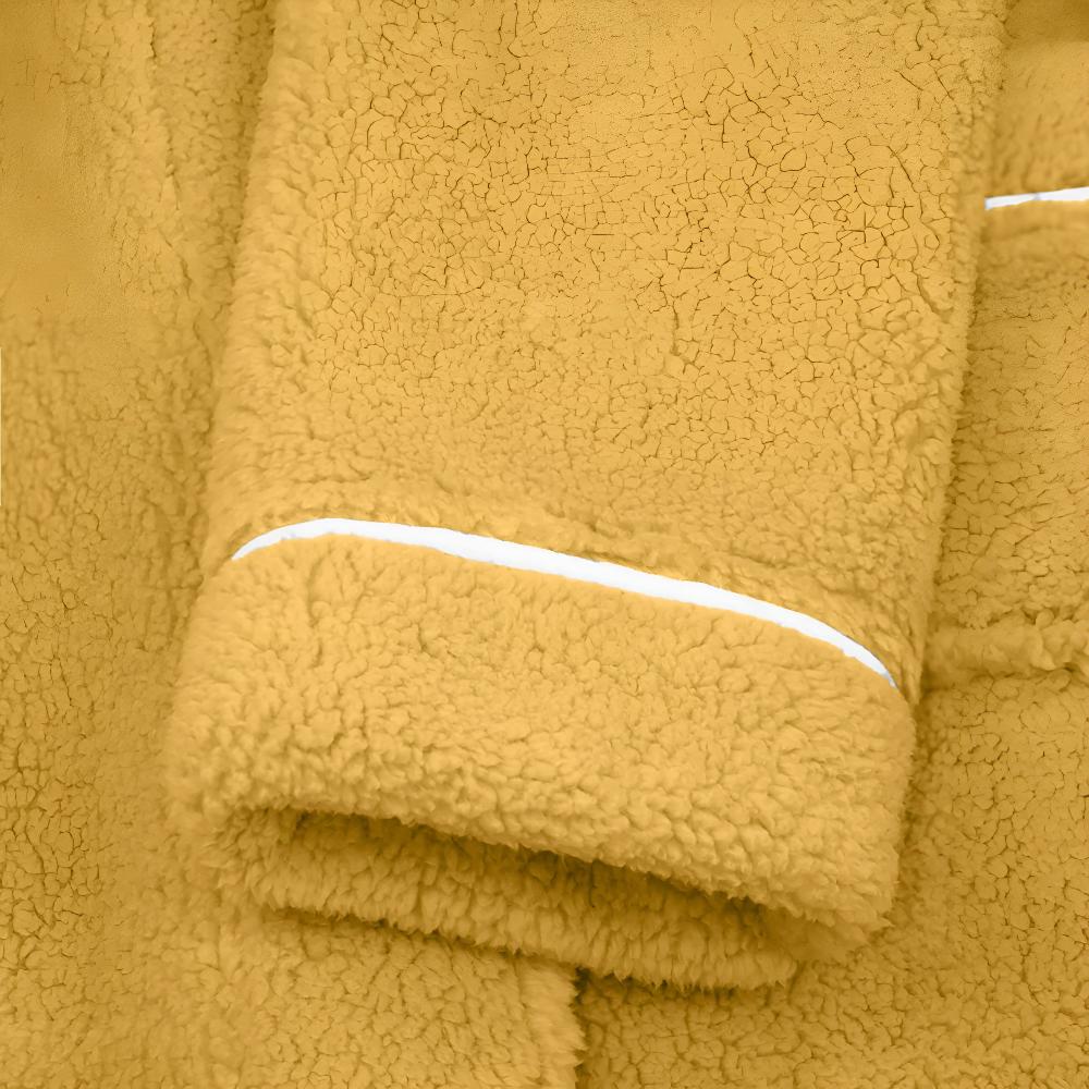Zdjęcie produktu: pluszowy szlafrok koralowy, symbol komfortu, ciepła i domowego wypoczynku unisex.