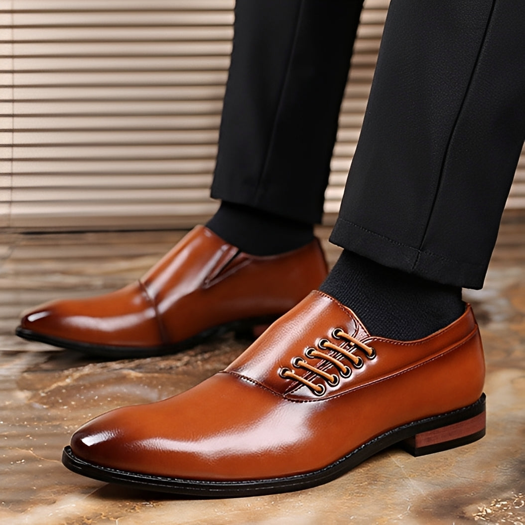 Eleganckie czarne buty męskie formalne, idealne do garnituru i na specjalne okazje.