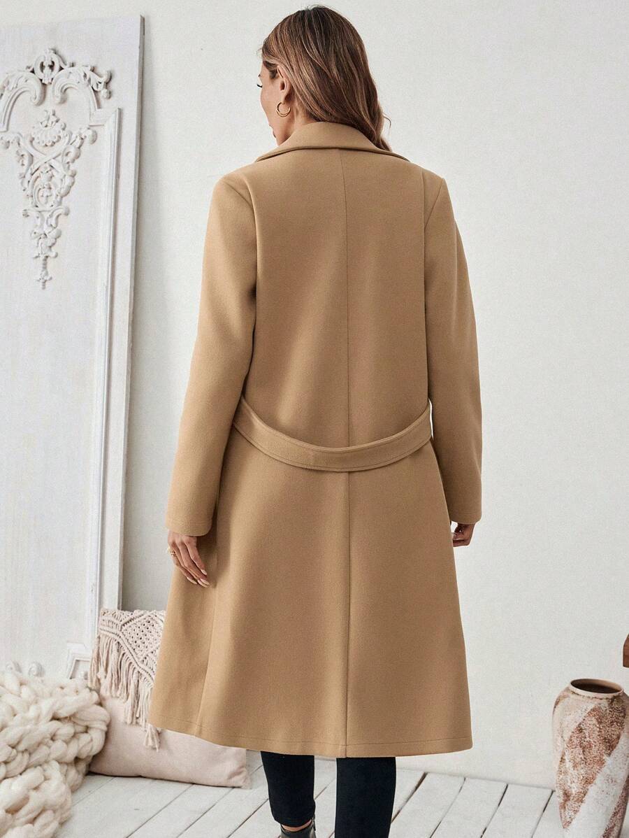 Elegancki płaszcz damski midi z klapami, dostępny w brązie, szarości i granacie. Jesienny, klasyczny.
