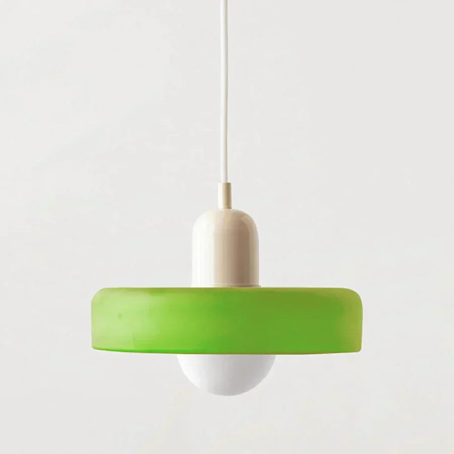 Nowoczesna lampa sufitowa marmurowa, do salonu w eleganckim stylu.