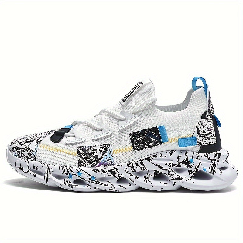 Wygodne damskie buty sportowe na grubej platformie. Nadruk anime dodaje unikalnego charakteru streetwear.