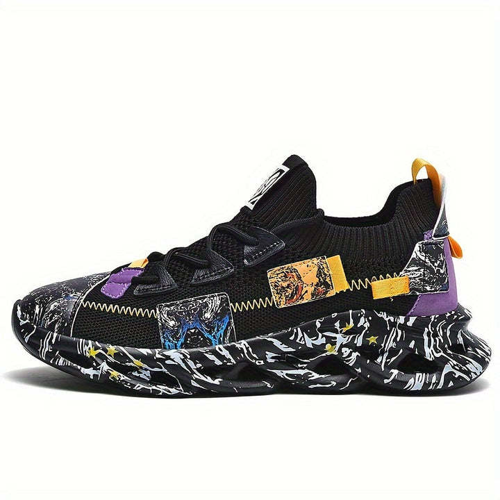 Modne damskie buty sportowe z wysoką platformą i wzorem anime. Sznurowane, wygodne, miejski styl.
