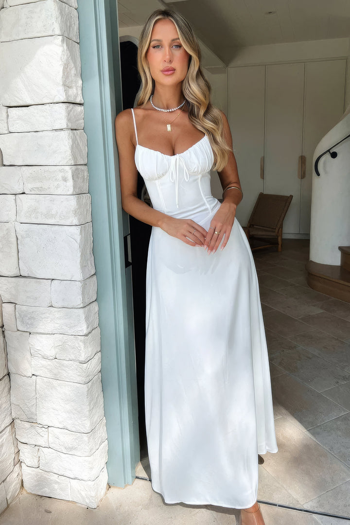 Damska sukienka maxi na lato, elegancki krój. Zwiewna sukienka dzienna, doskonała na upały.