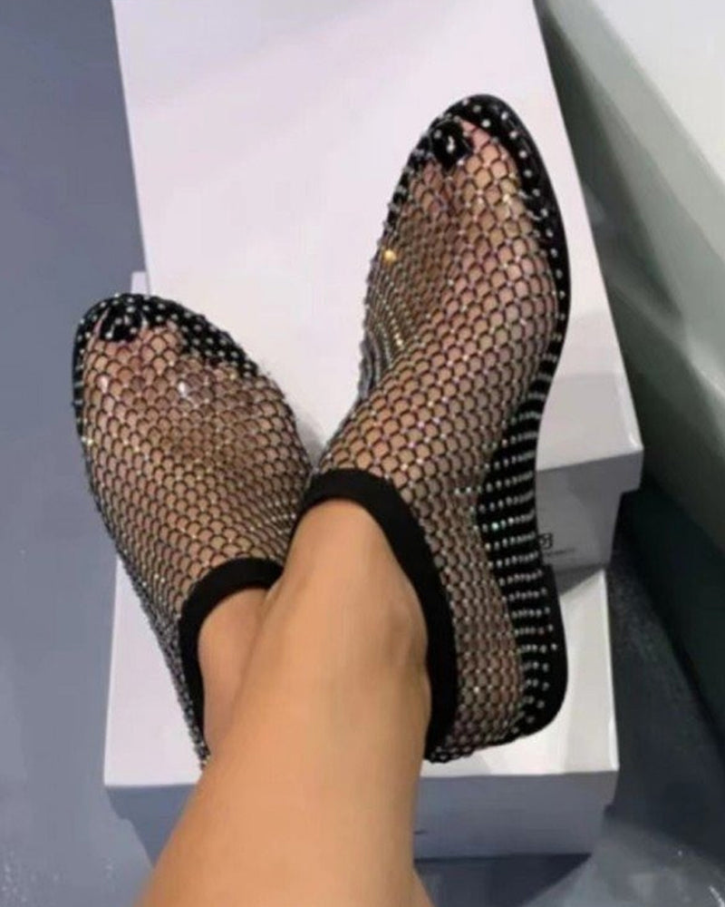 Damskie baleriny, must-have w letniej garderobie. Eleganckie i lekkie obuwie na cieplejsze dni.