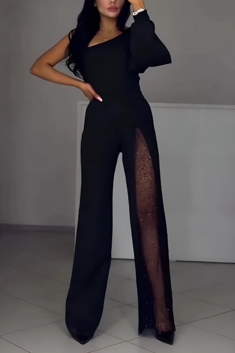 Elegancki damski kombinezon z szerokimi nogawkami, idealny na wieczór lub specjalne okazje. Modny i wygodny.