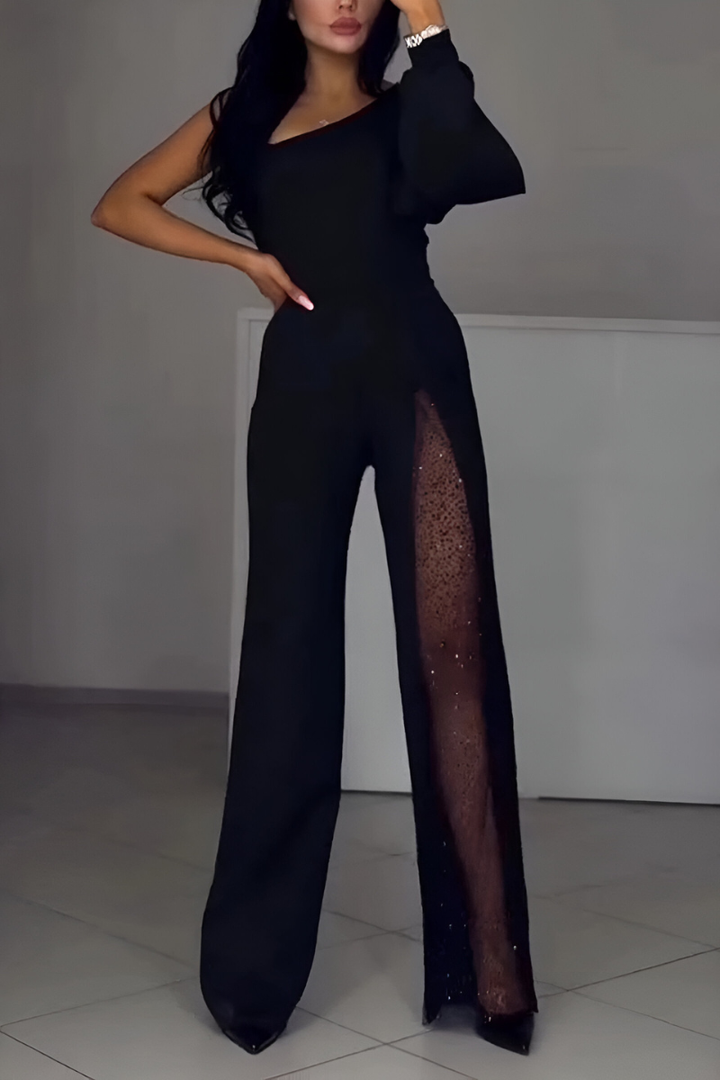 Elegancki damski kombinezon z szerokimi nogawkami, idealny na wieczór lub specjalne okazje. Modny i wygodny.