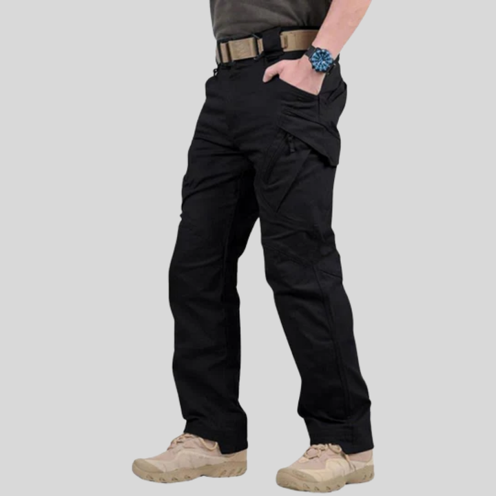 Męskie spodnie cargo stretch w neutralnym kolorze, idealne na co dzień. Komfortowy, casualowy styl.