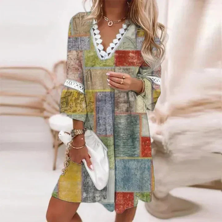 Sukienka letnia boho dla kobiet, z haftami i modnym dekoltem V. Styl casualowy.