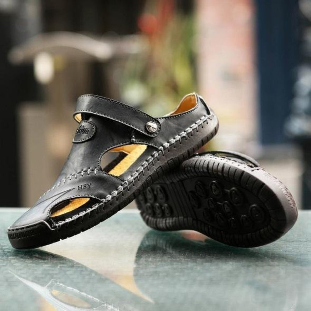 Męskie oddychające sandały skórzane. Komfortowe obuwie letnie do codziennego użytku i na plażę.