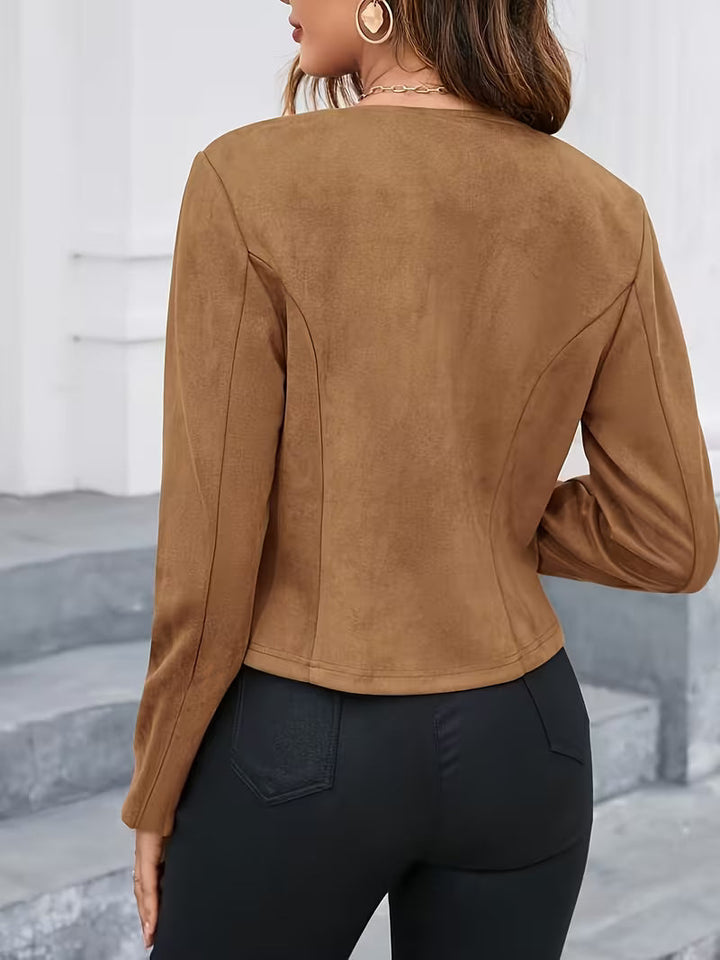 Jesienna damska kurtka zamszowa, brązowa. Okrągły dekolt i zamek. Eleganckie i ciepłe okrycie wierzchnie.