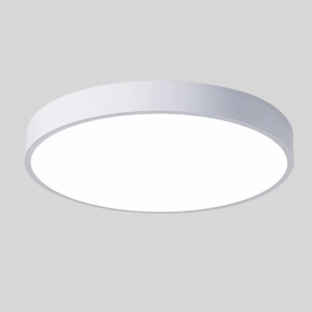 Elegancka lampa LED w stylu skandynawskim, biała, do nowoczesnych wnętrz.
