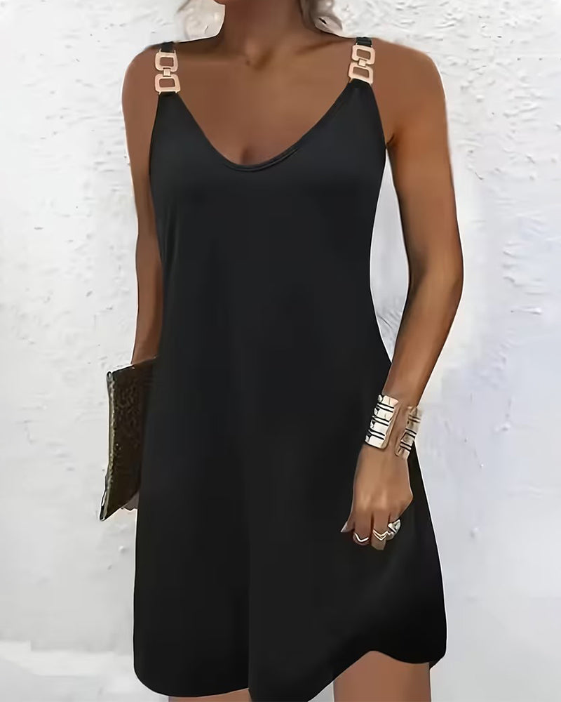 Damska sukienka mini cami z bawełny, bez rękawów. Wygodna, idealna na lato i wiosnę. Casualowy styl.