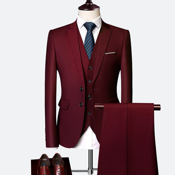 Biznesowy garnitur męski trzyczęściowy slim fit. Profesjonalny wygląd do pracy i na spotkania.