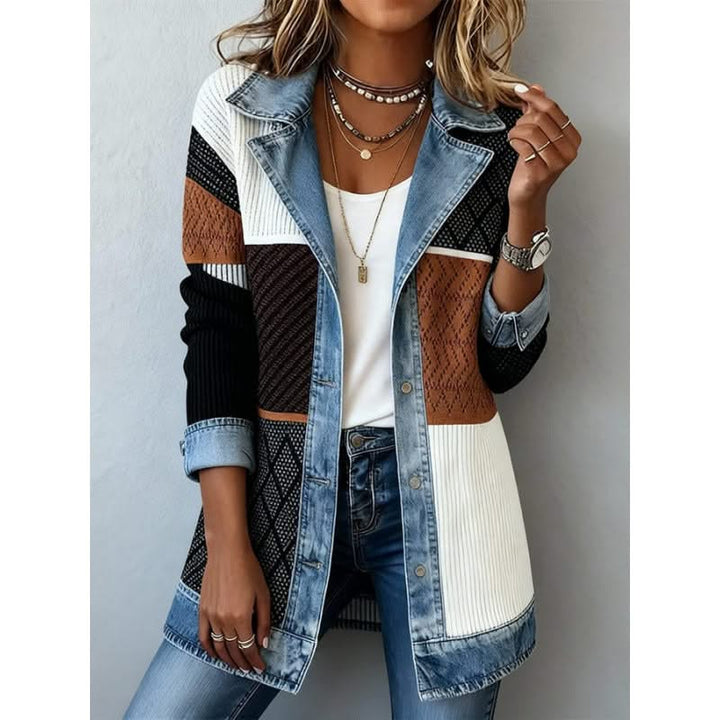 Modna damska kurtka denim z efektem patchwork. Idealna na co dzień, dodaje stylu każdej stylizacji.