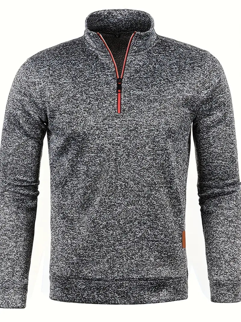 Stylowy męski sweter polarowy z pół-zamkiem. Idealny do casualowych outfitów na jesień i zimę.