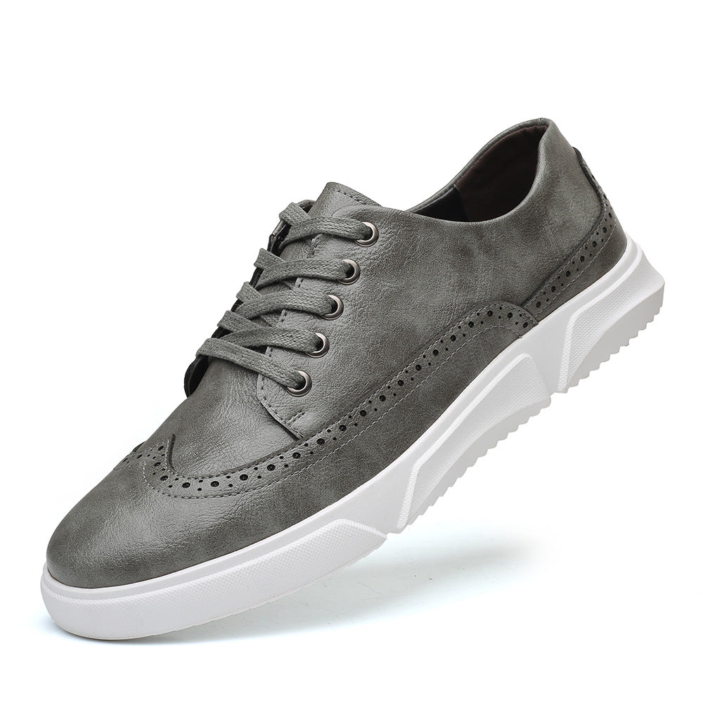 Stylowe męskie buty codzienne. Wygodne i eleganckie obuwie smart-casual. Klasyczne buty idealne do pracy lub podróży.