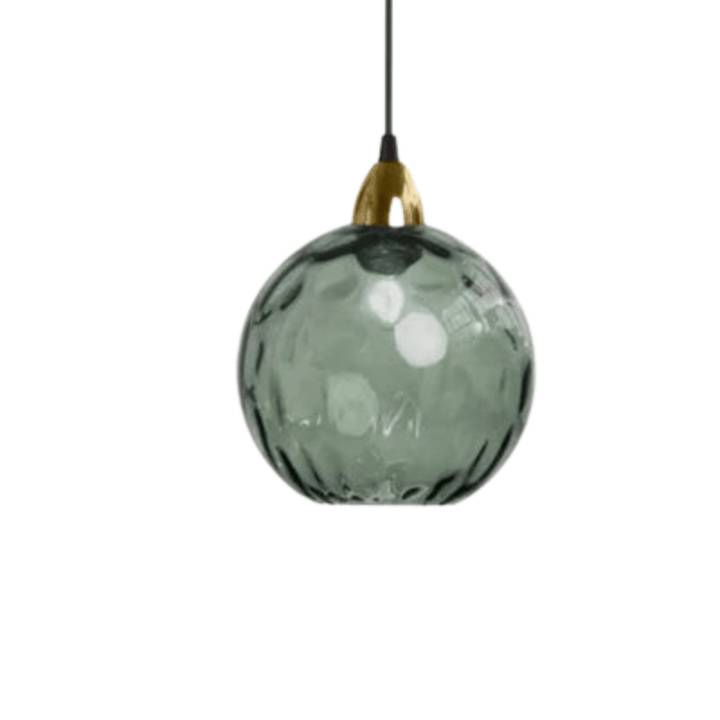 Lampa sufitowa kula LED w aranżacji, nowoczesne oświetlenie wnętrz. Elegancka szklana lampa wisząca.