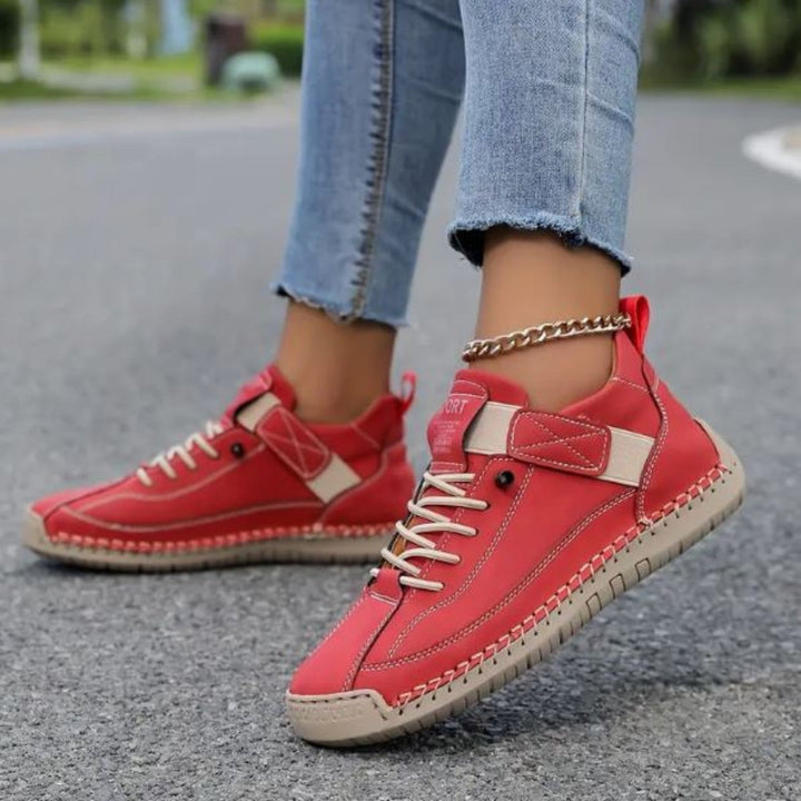 Białe damskie buty ortopedyczne, z eleganckim designem, na specjalne okazje.