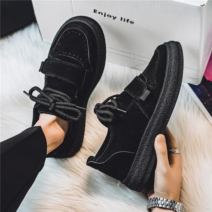 Modne damskie sneakersy na platformie, must-have w miejskiej garderobie. Stylowa gruba podeszwa.