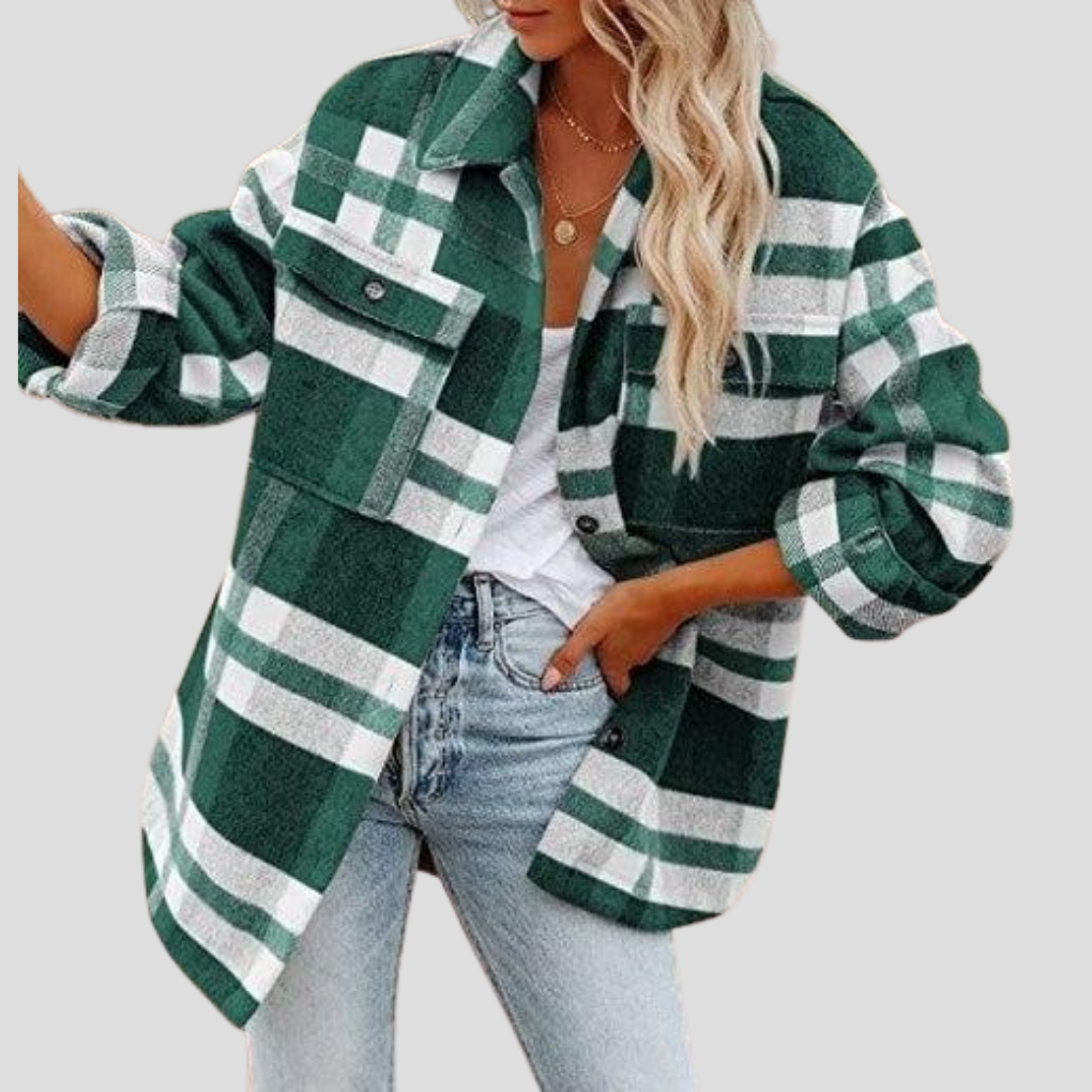 Damska overshirt w kratę, luźny krój, idealna na jesień/wiosnę. Modna odzież wierzchnia, styl casual.