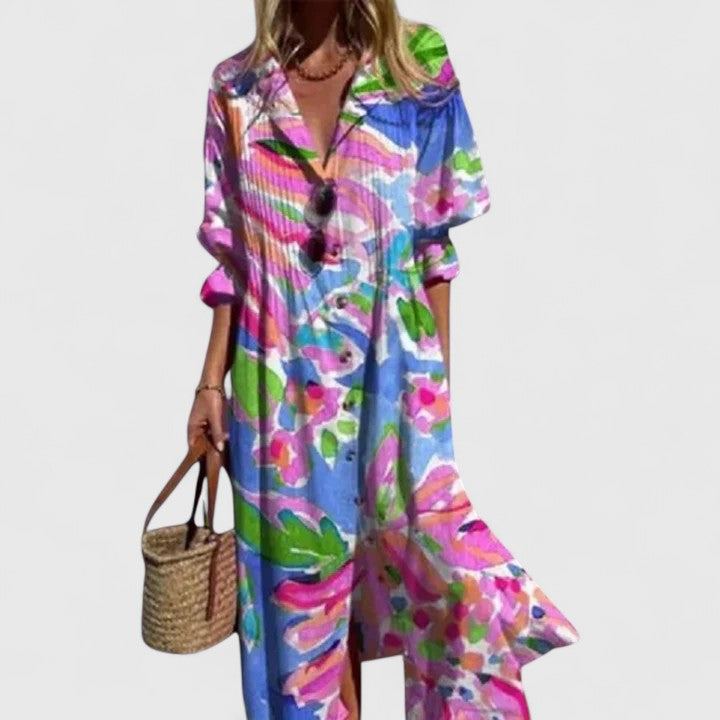 Zwiewna sukienka boho w kwieciste wzory, damska. Lekka letnia sukienka, idealna do stylizacji wiosennych.