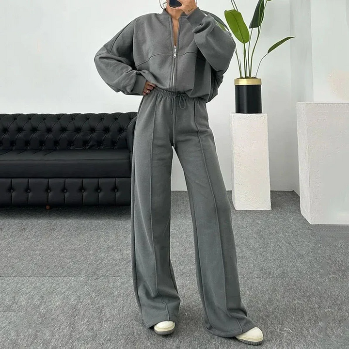 Spodnie dresowe damskie z kompletu. Modny, wygodny krój. Idealne na co dzień, jesień, zimę, streetwear.