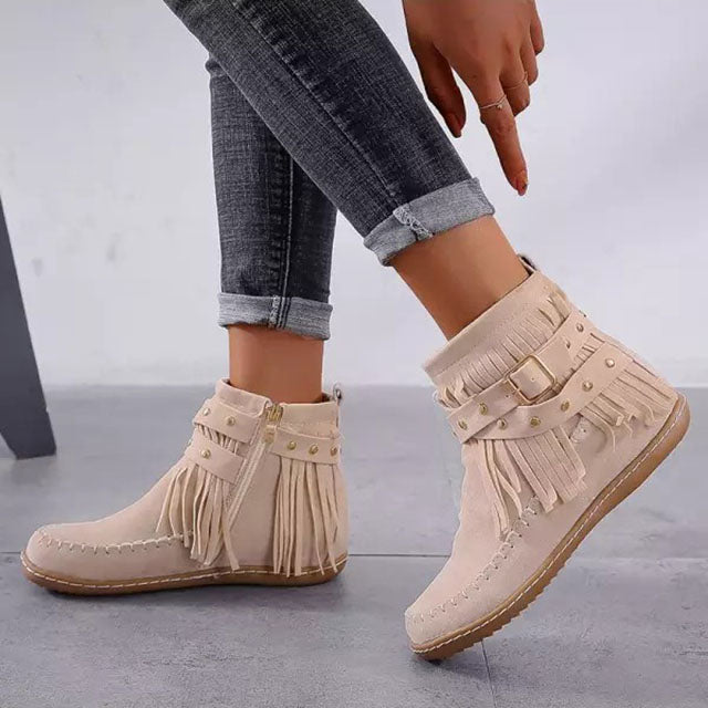 Komfortowe damskie buty retro z frędzlami, ocieplane, idealne na zimę, łączące styl i funkcjonalność.