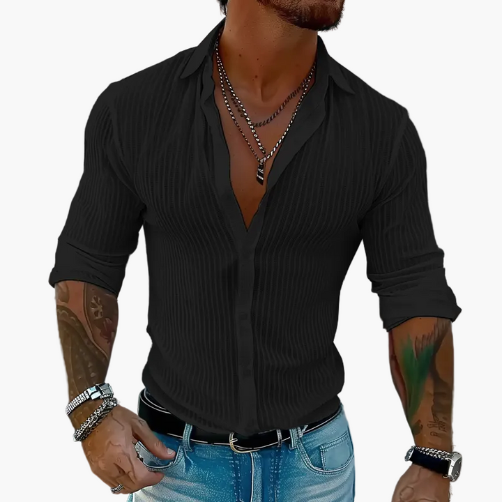 Męska koszula w paski slim fit, elegancka i modna, idealna na co dzień lub do biura.