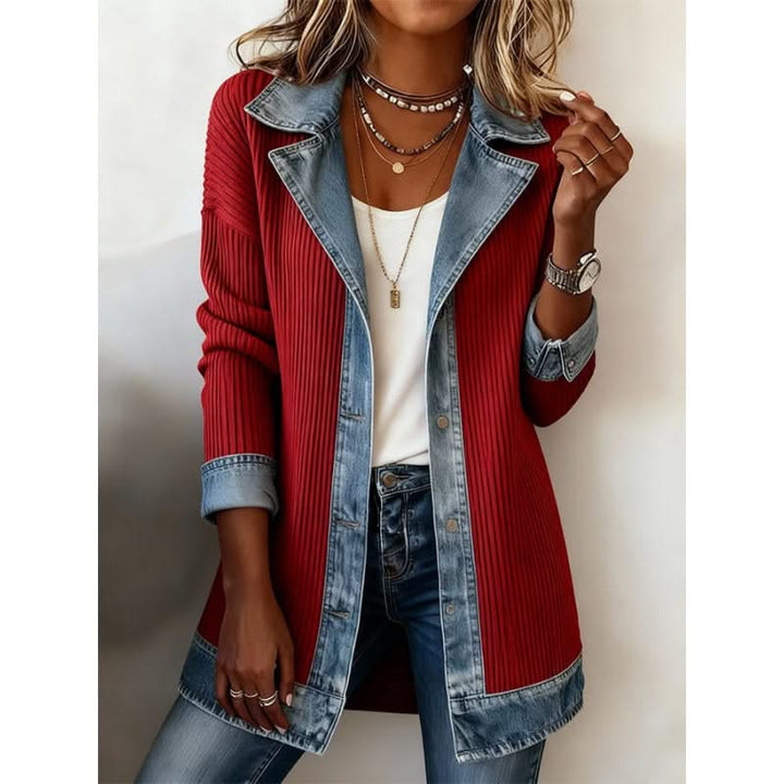 Damska jesienna kurtka patchwork denim. Casualowy design, idealny do codziennych outfitów.
