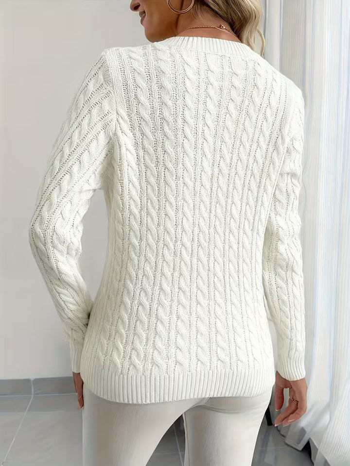 Uniwersalny sweter damski, dekolt V, warkoczowy splot. Idealny na różne okazje, elegancki.