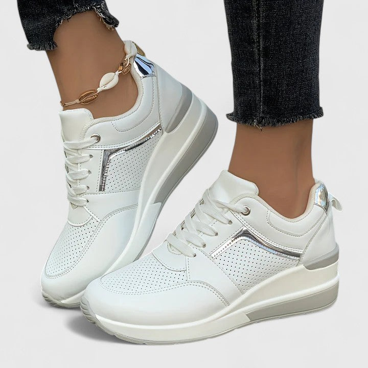 Damskie buty na co dzień, wsuwane i komfortowe. Stylowe obuwie casual idealne do pracy i miejskich aktywności.