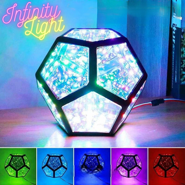 Lampa Sześcian LED 3D, nowoczesne oświetlenie z efektem głębi. Idealny prezent i futurystyczny dodatek do wnętrz.
