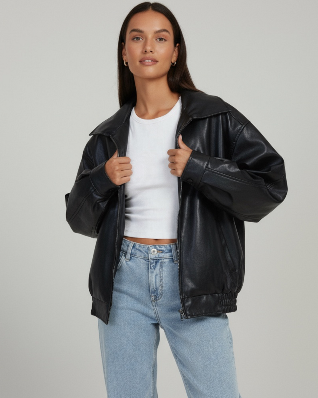 Damska oversize kurtka casualowa. Luźny krój, wygodna na co dzień. Moda damska.