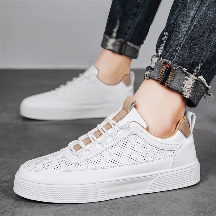 Męskie luksusowe sneakersy skórzane biało-khaki. Nowe, modne buty premium do codziennych, eleganckich stylizacji.