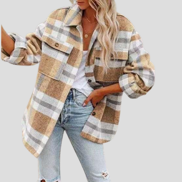 Damska overshirt w klasyczną kratę, komfortowy luźny krój. Modna koszula/kurtka na wiosnę i jesień, styl casual.