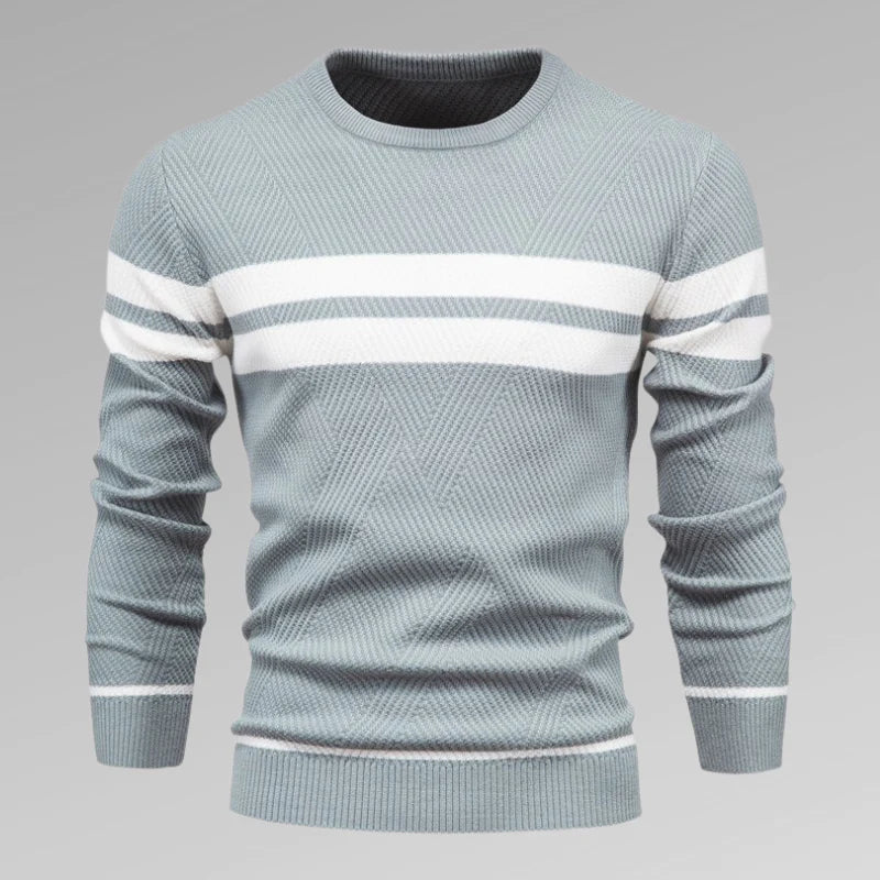 Męski sweter w paski Fabio z okrągłym dekoltem. Elegancki i komfortowy sweter męski na jesień/zimę, styl casual.