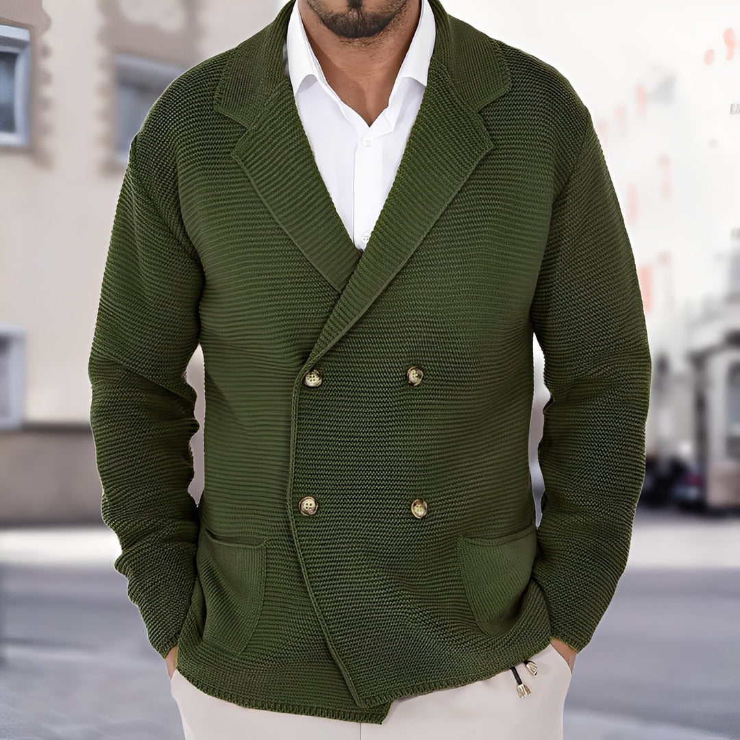 Wygodny męski kardigan Alfred, dwurzędowy sweter smart casual. Modna odzież męska na jesienno-zimowe stylizacje.