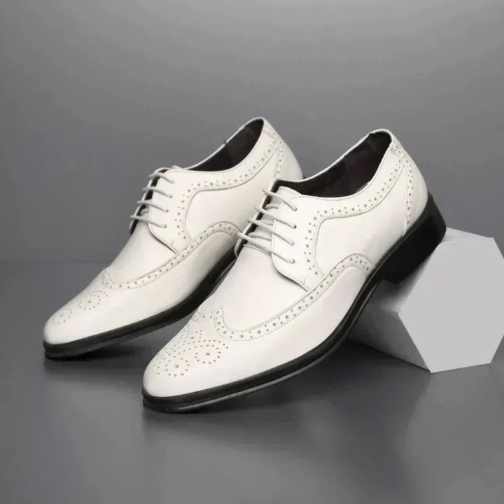 Komfortowe męskie buty wizytowe ze skóry cielęcej. Eleganckie obuwie formalne do biura i na specjalne okazje.