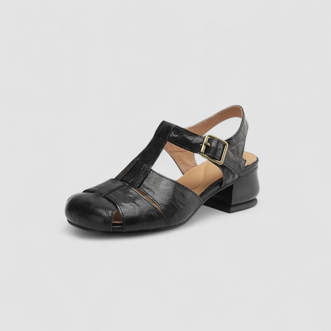 Beżowe damskie buty Mary Jane, klasyczny fason z paskiem. Wygoda i elegancja na co dzień.