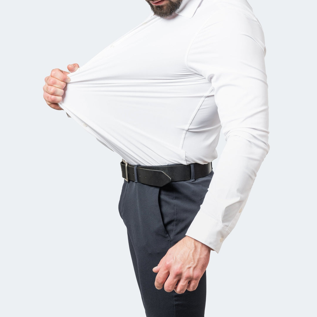 Biała męska koszula slim fit stretch, komfortowa i elegancka. Idealna na spotkania biznesowe.