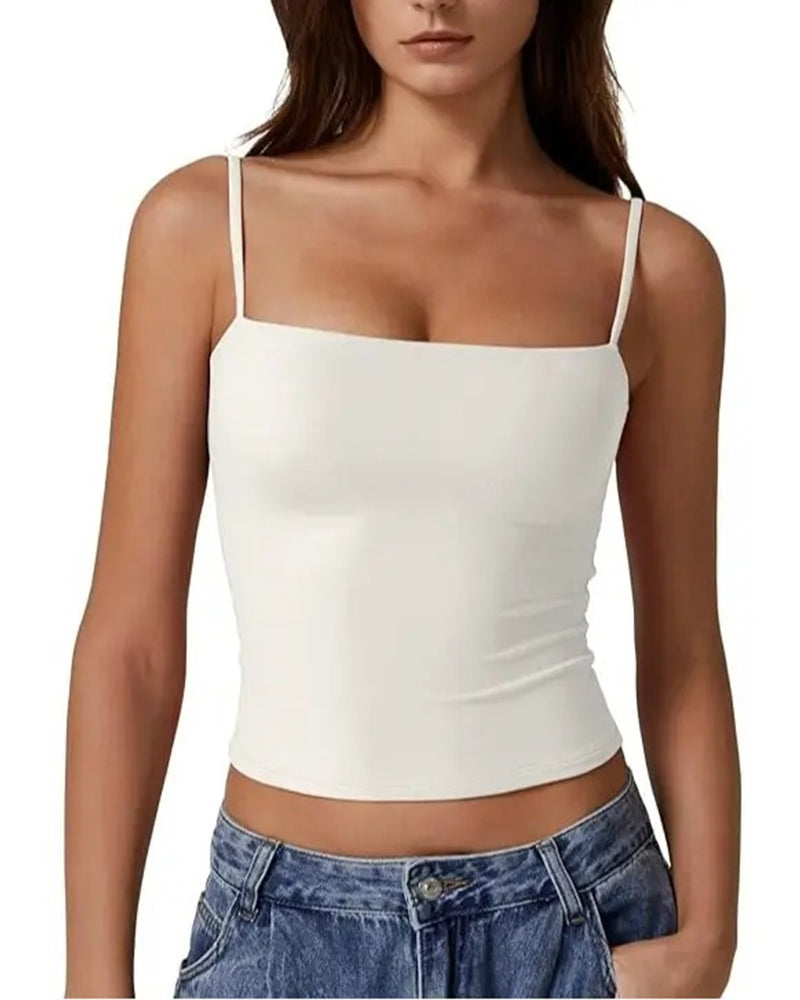 Basicowy top damski na ramiączkach z prostym dekoltem. Elegancki casual, doskonały na lato i na co dzień.