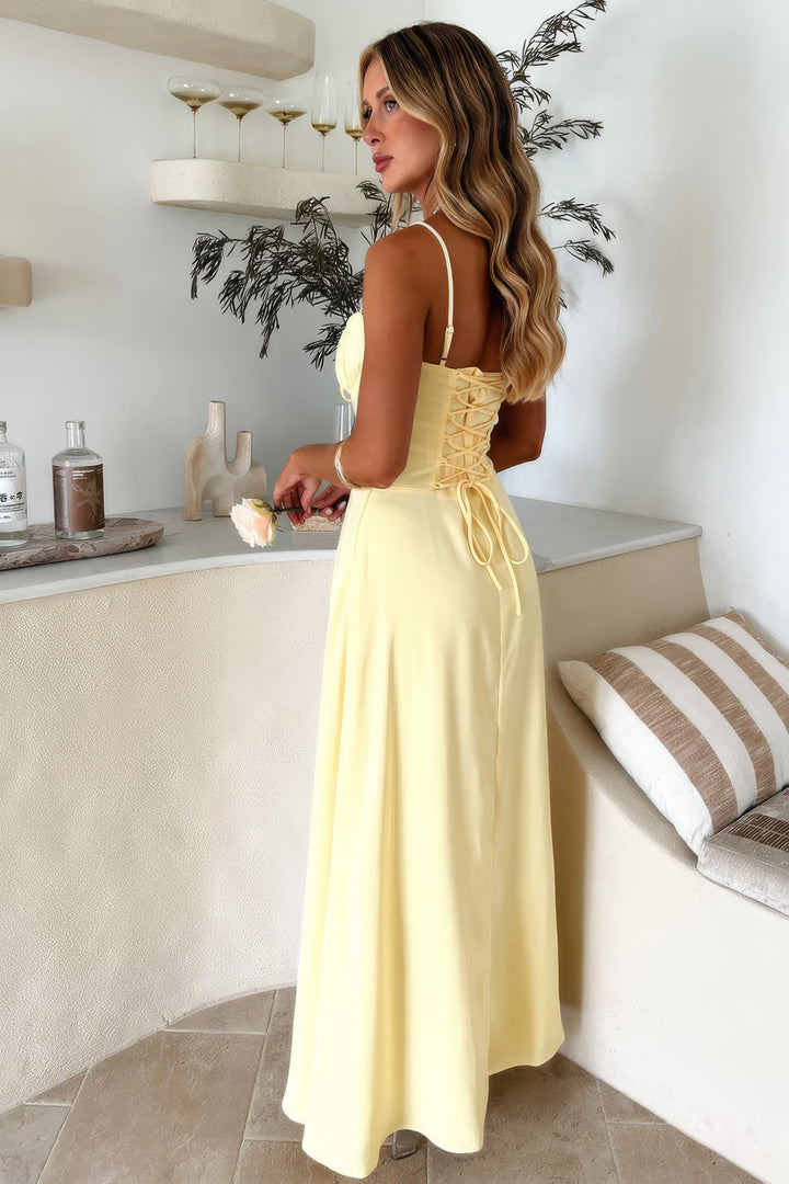 Sukienka maxi elegancka, letnia damska. Zwiewna sukienka na lato, idealna na upalne dni i wieczory.