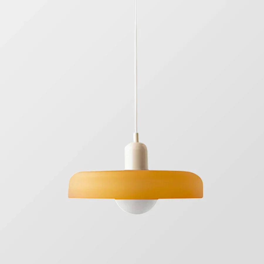 Elegancka lampa wisząca z efektem marmuru, do salonu.