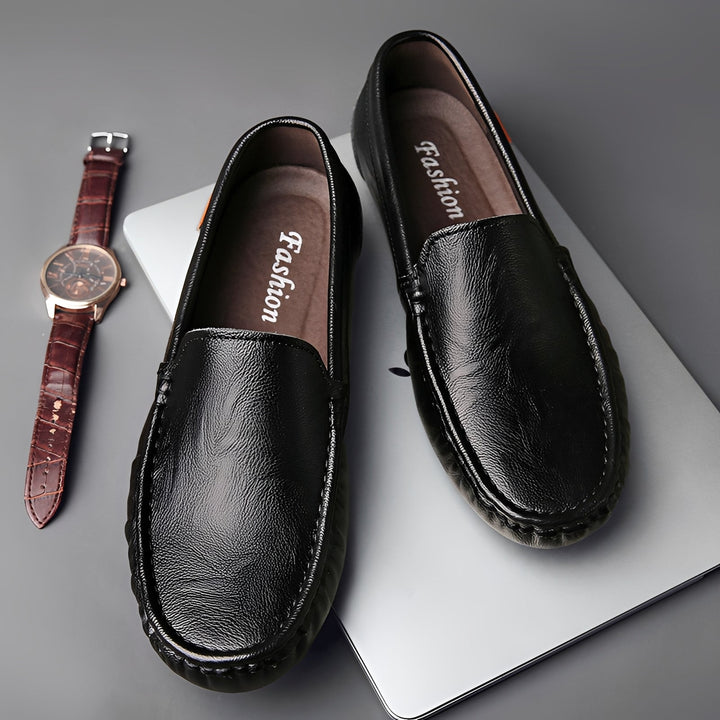 Czarne męskie buty eleganckie, formalne obuwie wizytowe. Wygodne klasyczne buty męskie na specjalne okazje.
